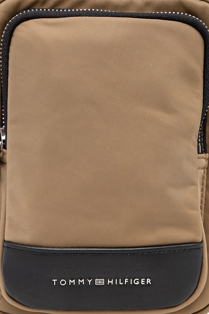 Ledvinka Tommy Hilfiger zelená AM0AM13190