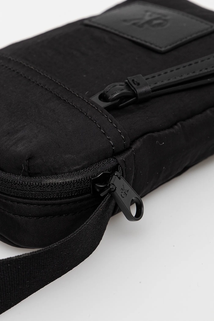 Calvin Klein Jeans táska fekete LV04G3089G