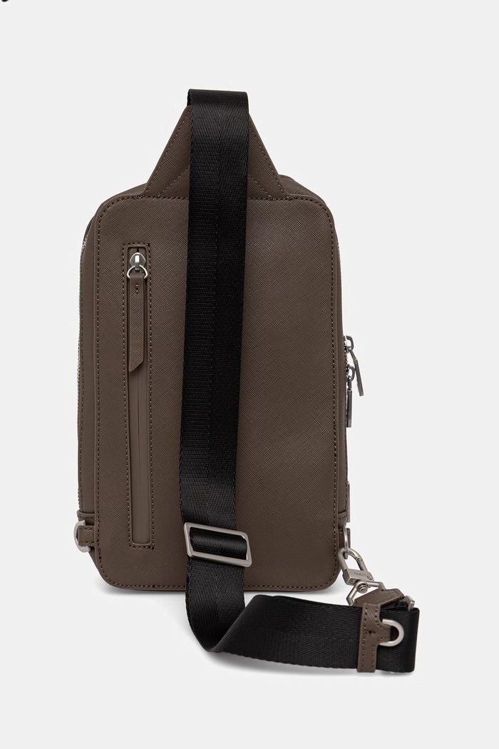 Doplňky Taštička Guess MILANO HMMISA.P5226 hnědá