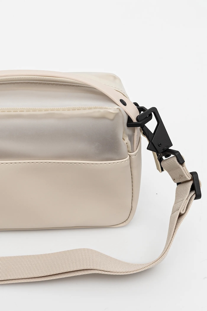 Аксесоари Чанта през рамо Rains Split Box Bag 14470.107 бежов