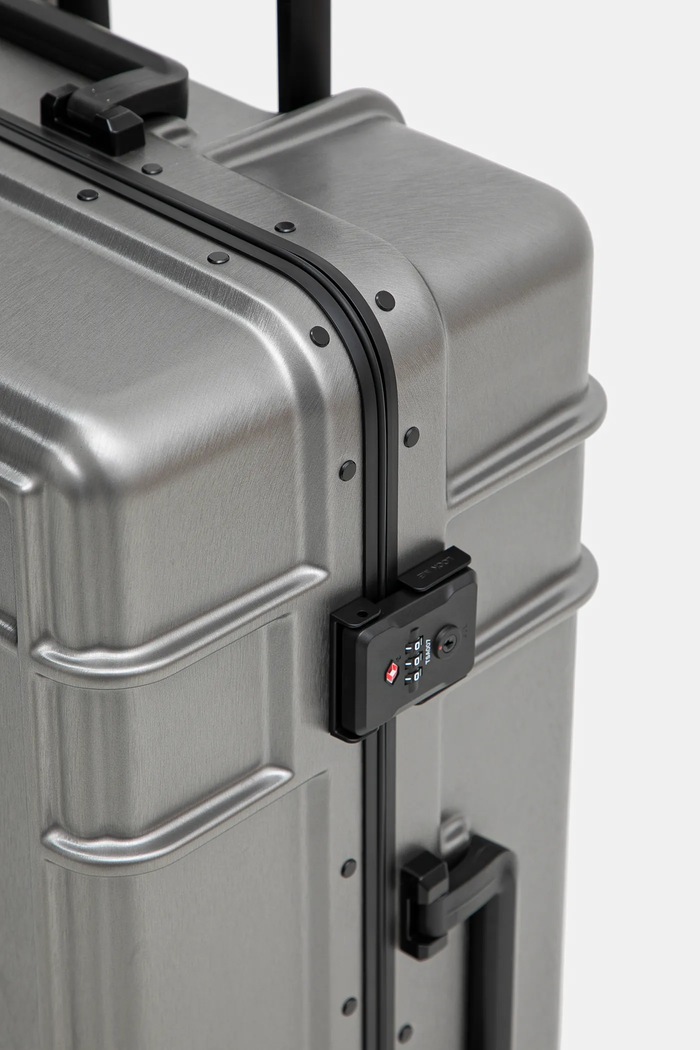 Куфар Eastpak Resist'R Case L 78x50x29 cm сив EK0A5BJG4S11
