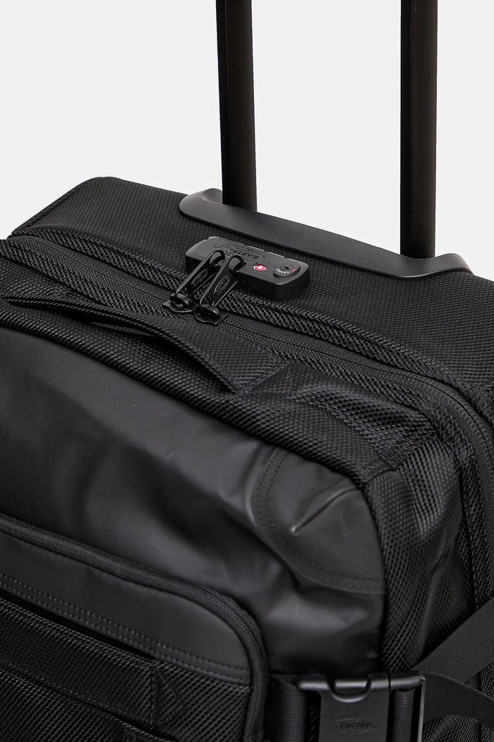 Walizka Tranverz Cnnct M 67x35,5x32 cm Eastpak EK00095D80W1 czarny