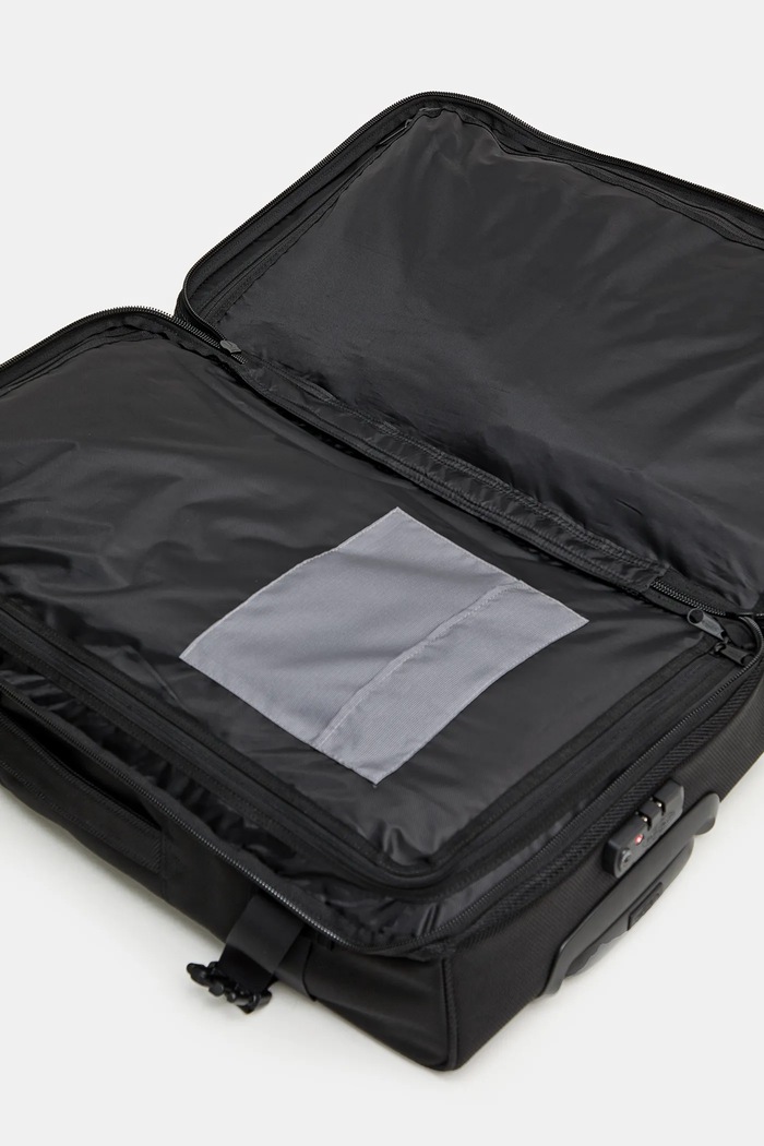 Walizka Tranverz Cnnct M 67x35,5x32 cm Eastpak czarny EK00095D80W1