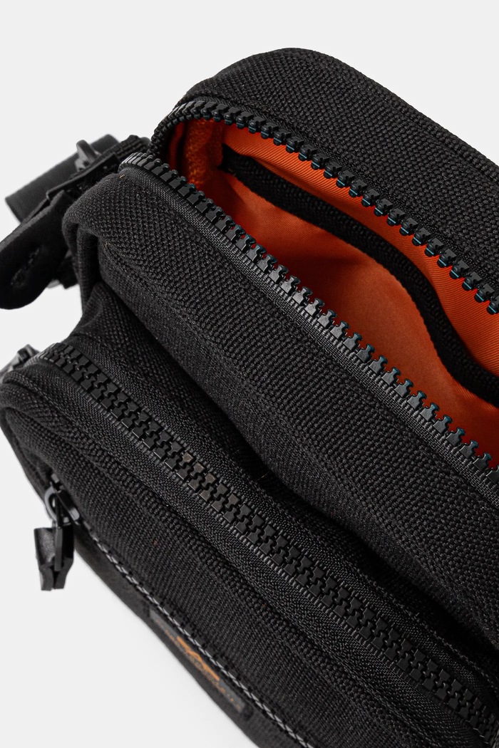 Malá taška Alpha Industries Label Messenger Bag S 156941 čierna