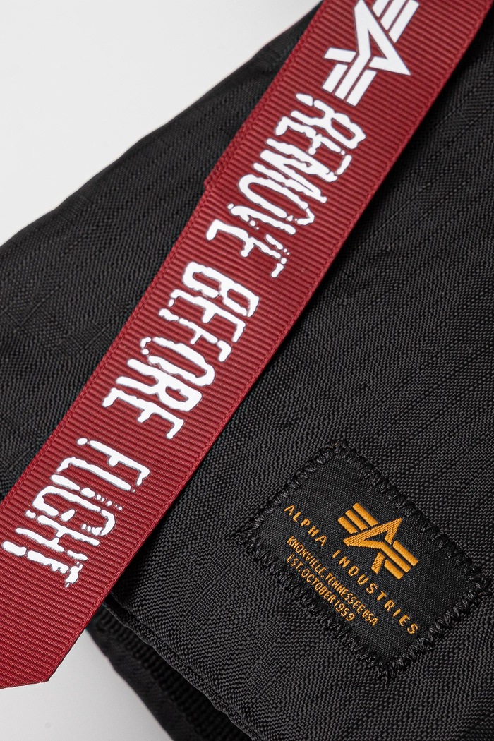 Alpha Industries saszetka Travel Sling Bag czarny 156950