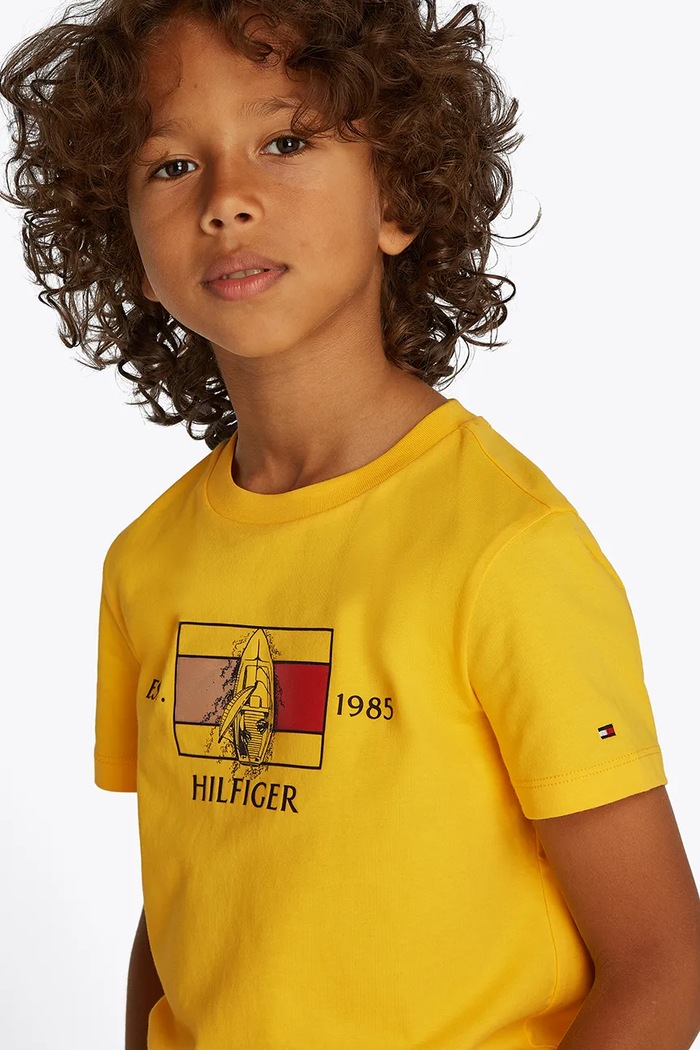 T-shirt bawełniany dziecięcy Tommy Hilfiger żółty KB0KB09530.98.122.PPYA