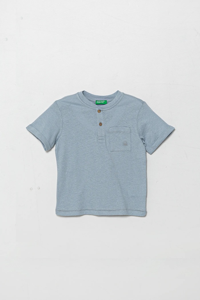 United Colors of Benetton t-shirt z domieszką lnu dziecięcy zapinany niebieski 3F4JG10IF.P.Seasonal