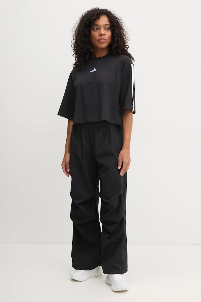 Βαμβακερό μπλουζάκι adidas Essentials JD4998 μαύρο SS25