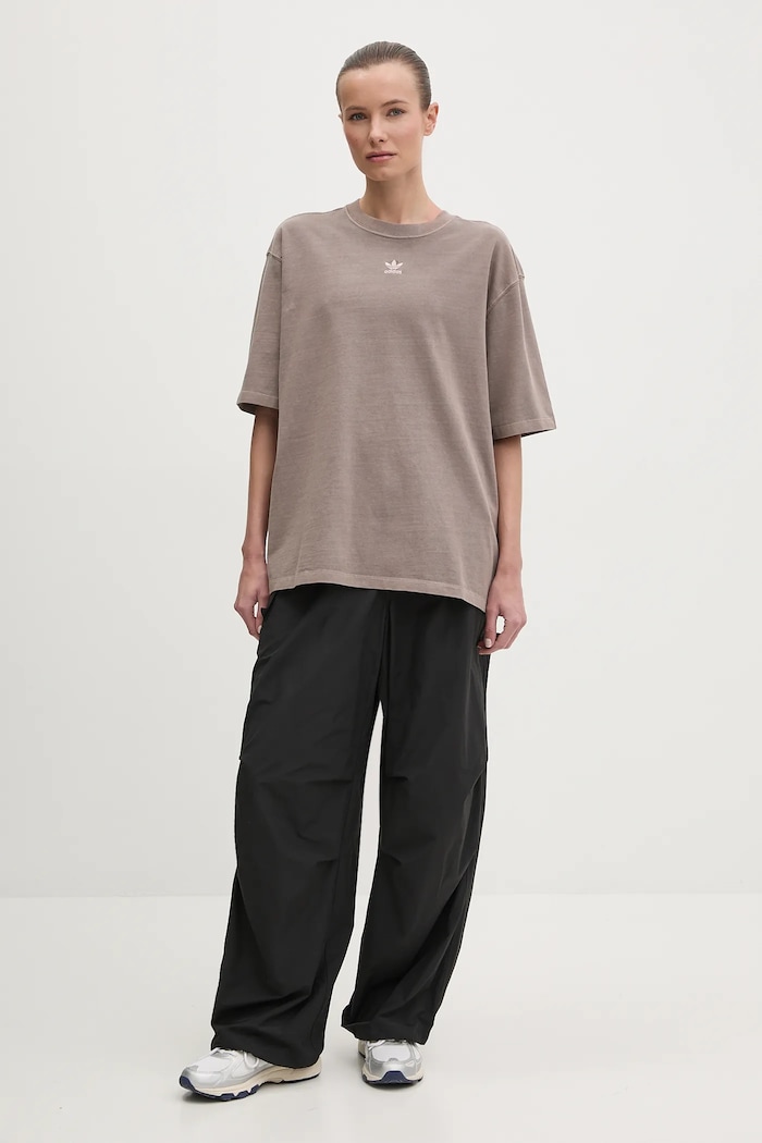Памучна тениска adidas Originals Essential JD5347 кафяв SS25