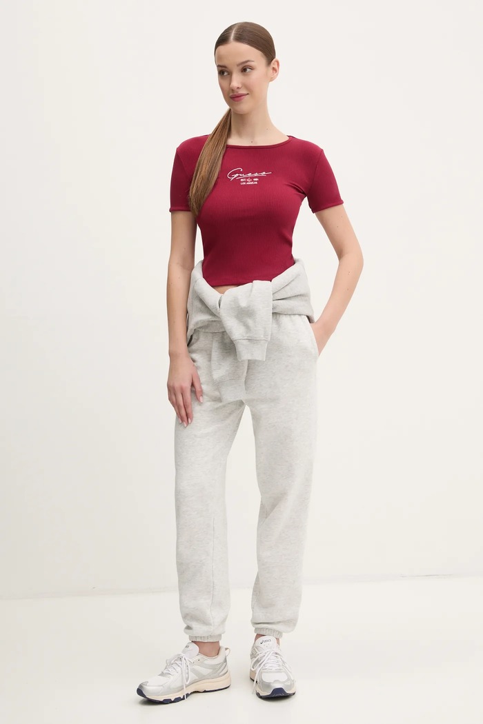 Tričko Guess SUZANNE V5RP00.KBCO2 burgundské SS25