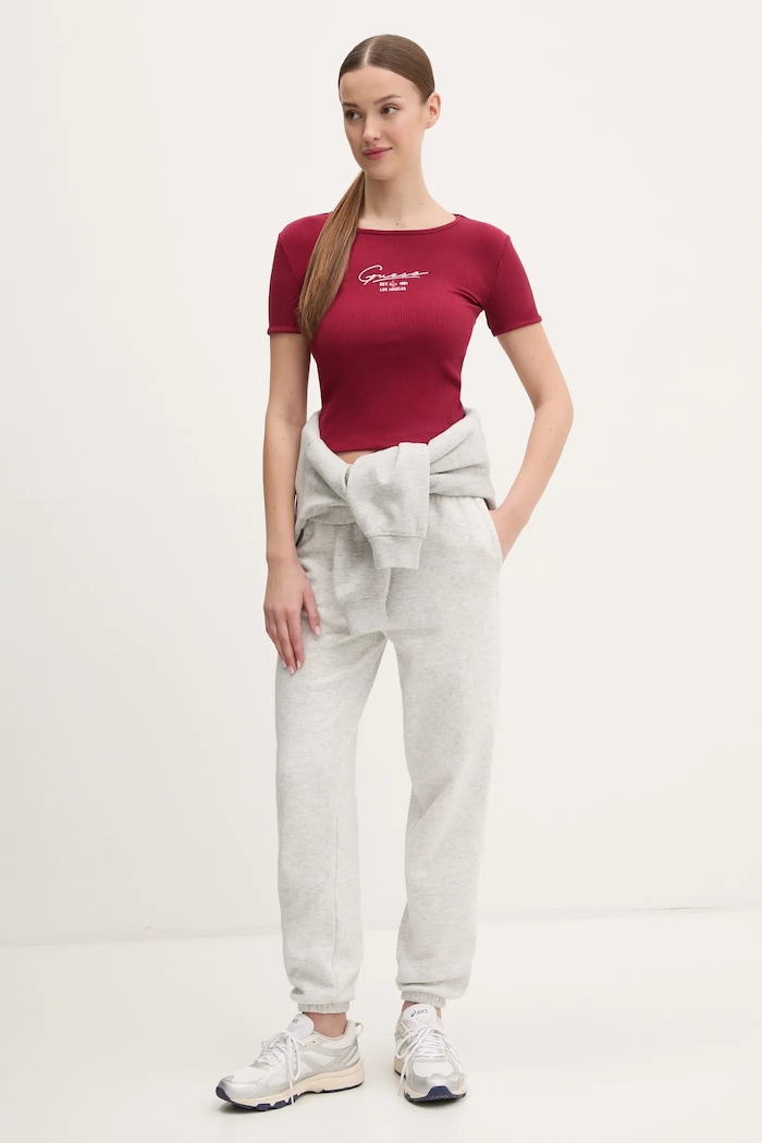 Tričko Guess SUZANNE V5RP00.KBCO2 burgundské SS25