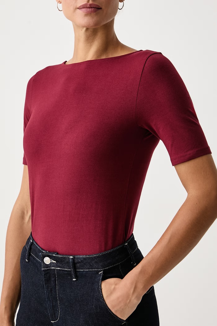 Kratka majica ženska bombažna z elastanom United Colors of Benetton 3FJHD109K bordo
