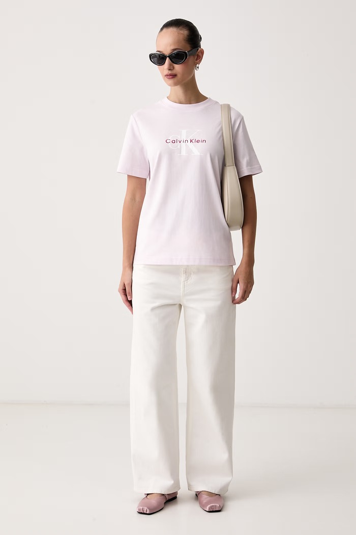Calvin Klein Jeans T-shirt damski bawełniany LV047B865G różowy SS26