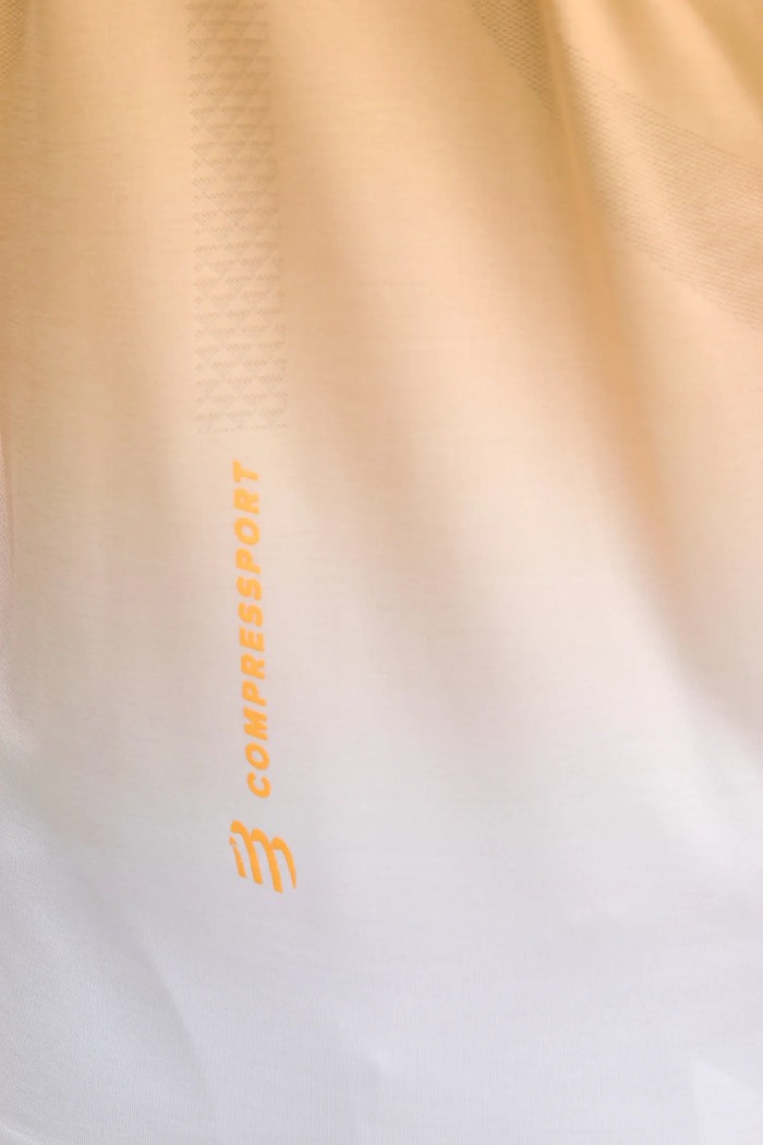 Compressport top pentru alergare Singlet ATSW744 bej