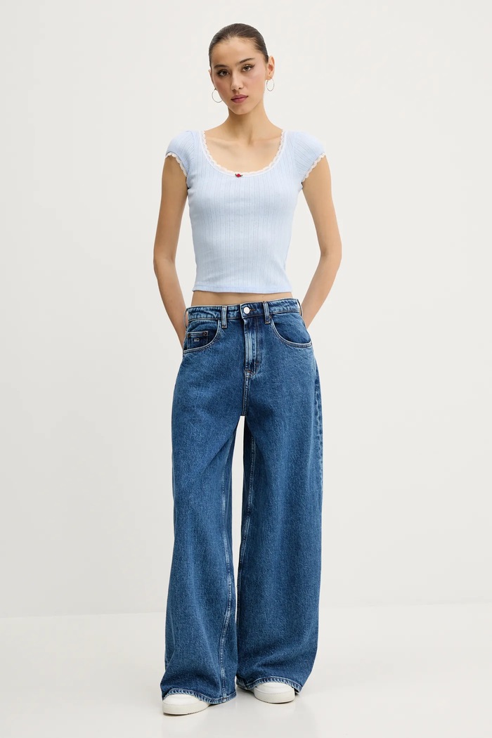 Bavlnené tričko Tommy Jeans DW0DW20621 modrá SS25
