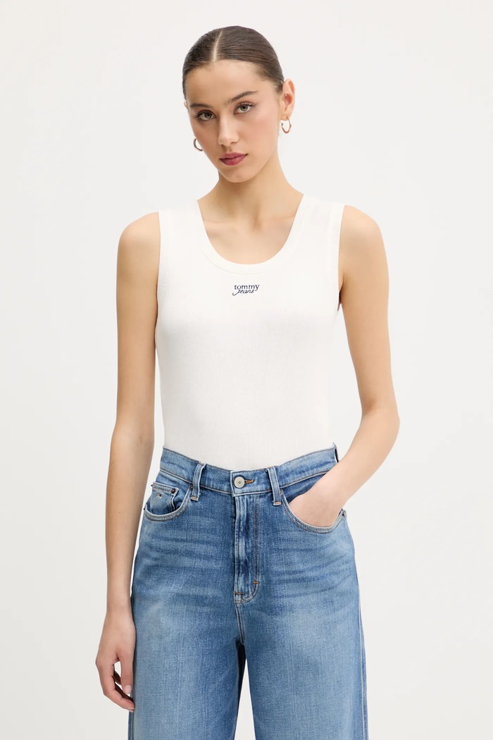 Памучен топ Tommy Jeans вталена бежов DW0DW21369