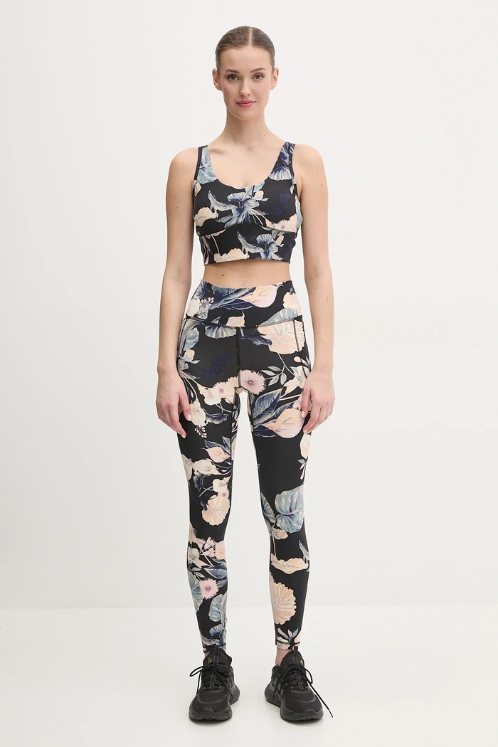 Under Armour top de antrenament Meridian 1380983 negru SS25
