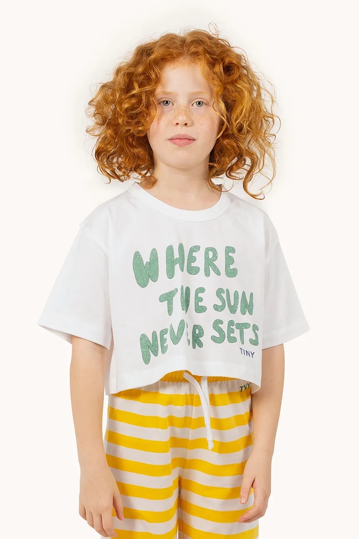 T-shirt bawełniany dziecięcy THE SUN GRAPHIC CROP TEE Tinycottons beżowy SS25.092