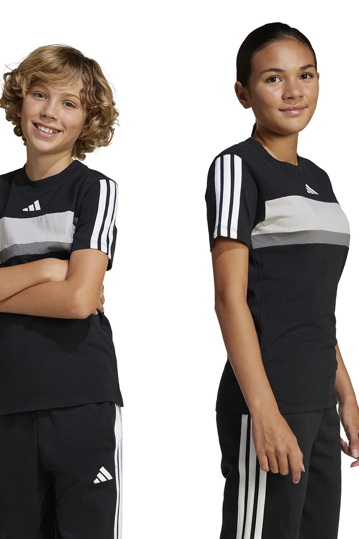 Детска памучна тениска adidas щампа черен JC7468
