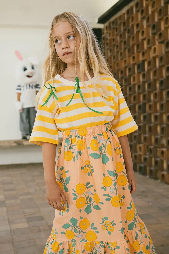 Tinycottons t-shirt bawełniany dziecięcy STRIPES TEE wzorzyste żółty SS25.111