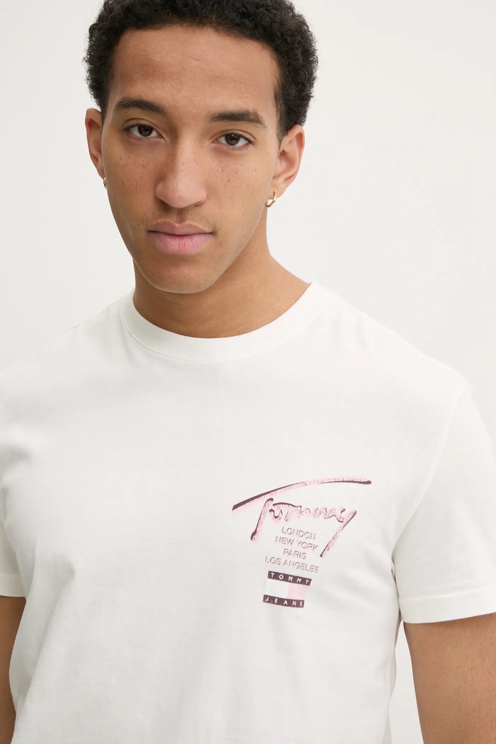 Bavlnené tričko Tommy Jeans béžová DM0DM21106