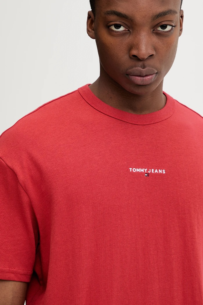 Pamučna majica Tommy Jeans crvena DM0DM21110