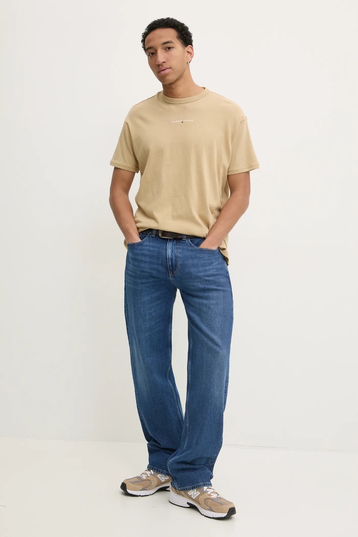 Bavlněné tričko Tommy Jeans DM0DM21110 béžová SS26