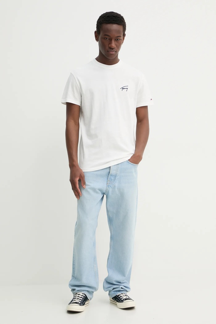 Bavlněné tričko Tommy Jeans DM0DM21140 béžová SS25