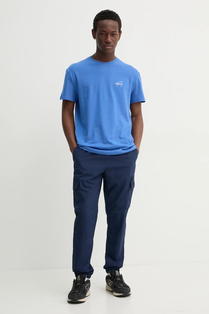 Pamučna majica Tommy Jeans DM0DM21140 ljubičasta SS25