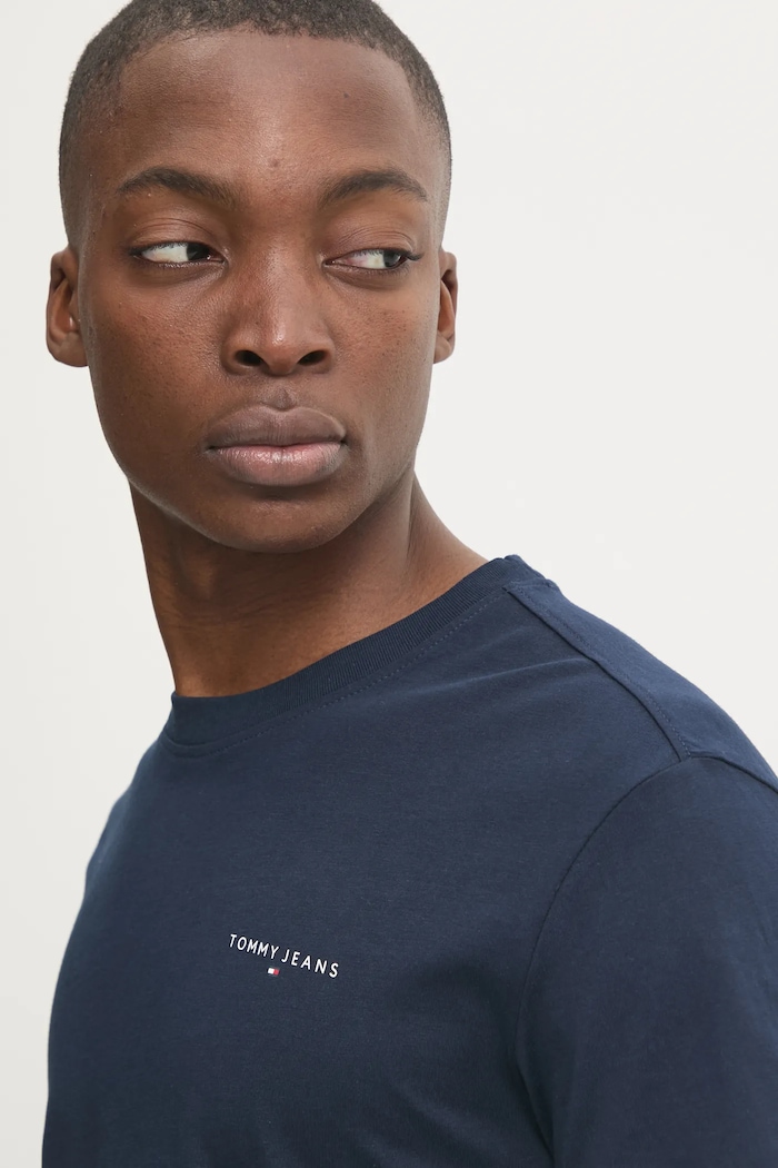 Bavlněné tričko Tommy Jeans námořnická modř DM0DM21188
