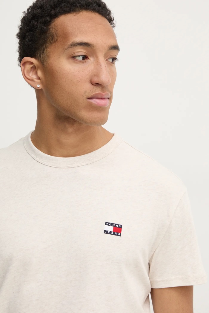 Tommy Jeans tričko pánské bavlněné béžová DM0DM20322