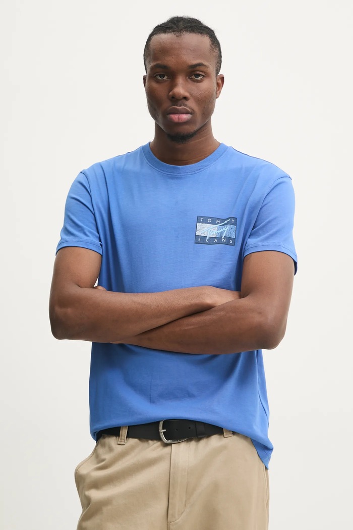 Дрехи Tommy Jeans Памучна тениска Tommy Jeans DM0DM21108 виолетов