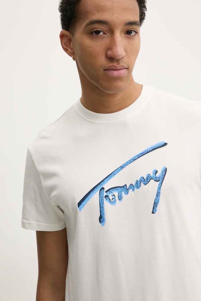Tommy Jeans t-shirt bézs DM0DM21109
