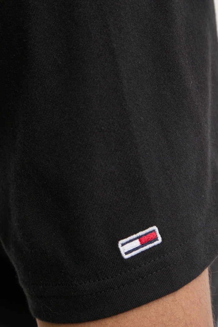 Памучна тениска Tommy Jeans DM0DM21191 черен
