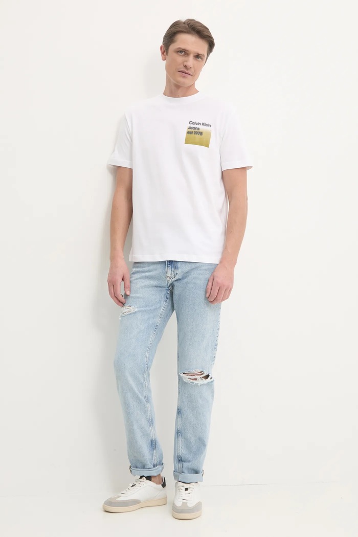 Bavlněné tričko Calvin Klein Jeans J30J327080 bílá SS25