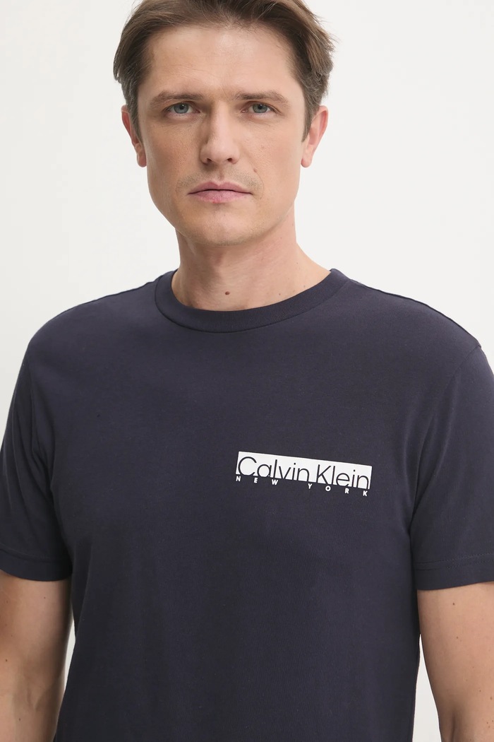 Bavlněné tričko Calvin Klein námořnická modř K10K113800