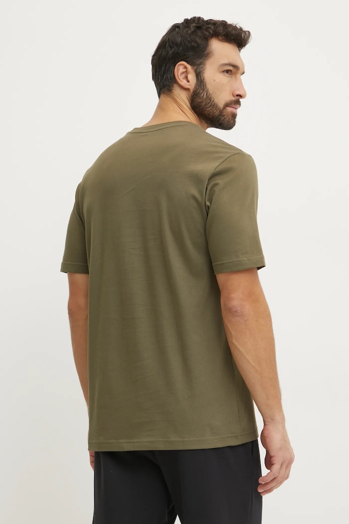Odzież adidas t-shirt bawełniany Camo JI6768 zielony