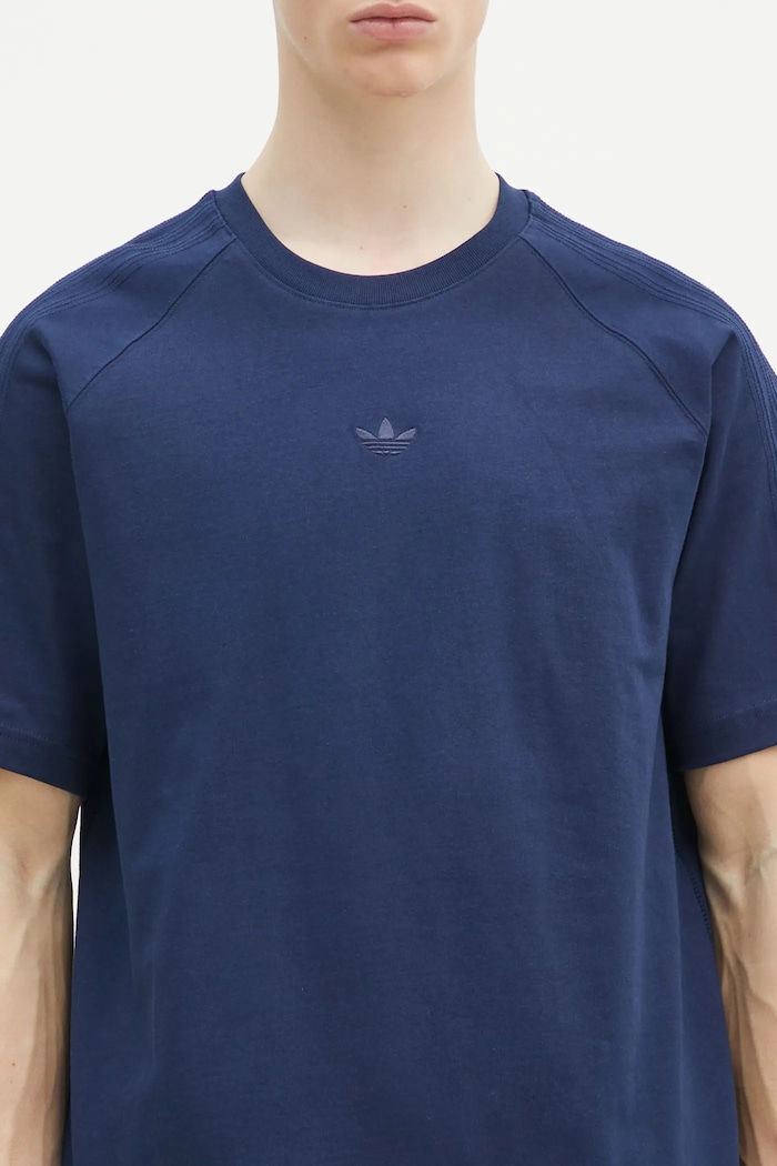 Бавовняна футболка adidas Originals Essential темно-синій JD3279