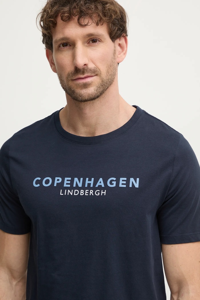Bavlněné tričko Lindbergh námořnická modř 30.400200.NAVY.424
