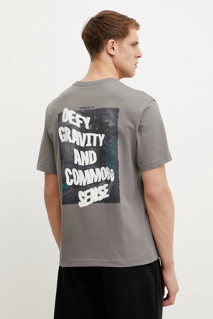 Ruházat The North Face pamut póló Heritage Graphic Relaxed NF0A8C3Q0UZ1 szürke