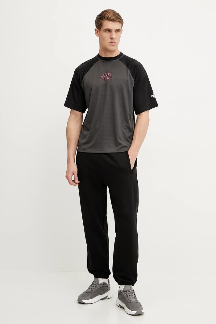 The North Face t-shirt TNF X NSE NF0A8CTKMN81 szürke SS25