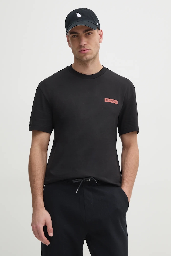 Bavlněné tričko Calvin Klein kulatý černá K10K114158