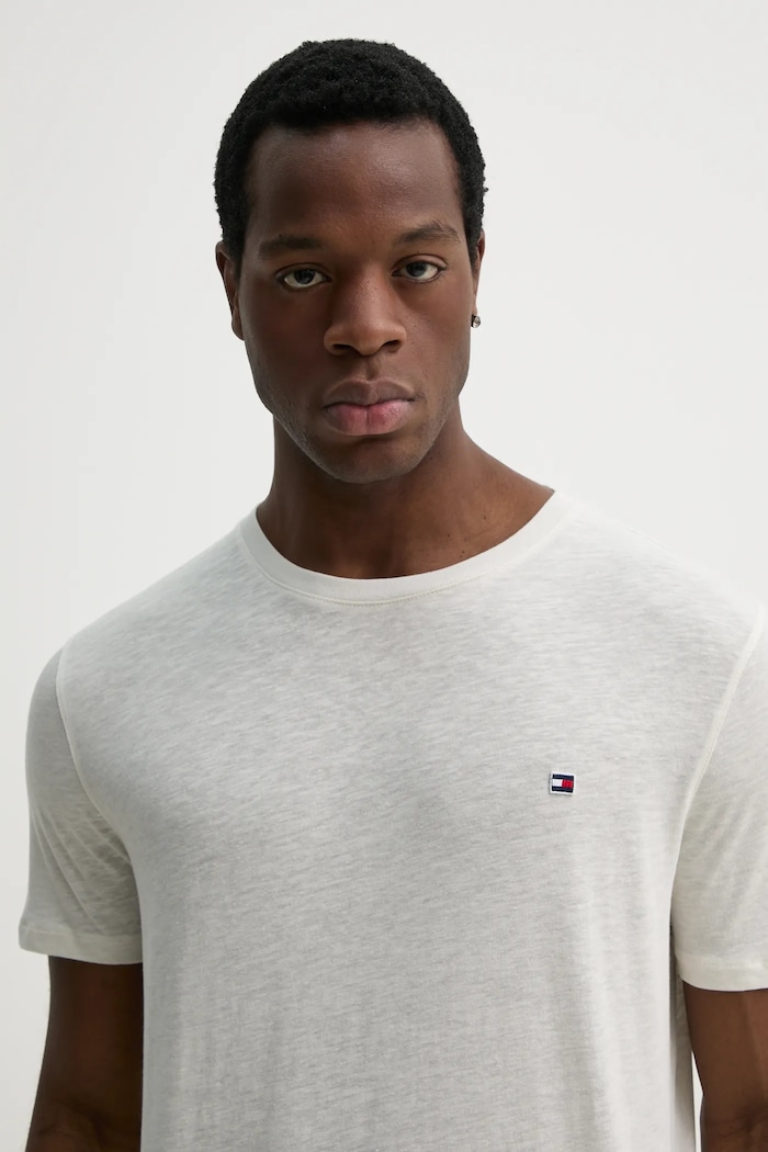 Tommy Hilfiger t-shirt z domieszką lnu regular beżowy UM0UM03527