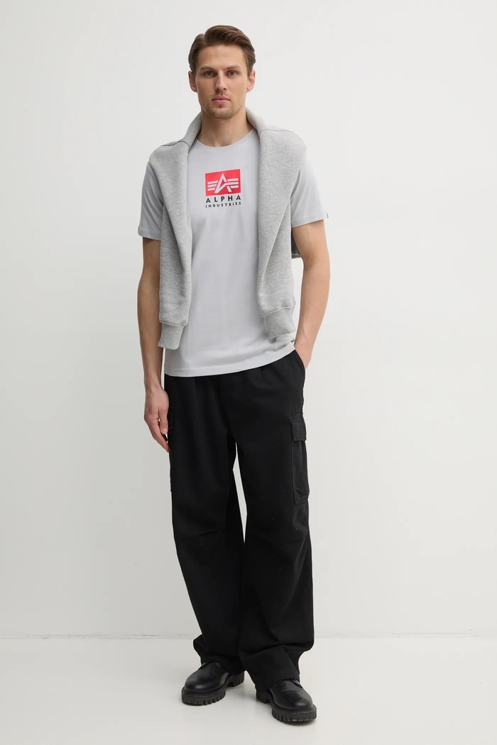 Bavlnené tričko Alpha Industries Satin Logo T 148513 sivá SS25