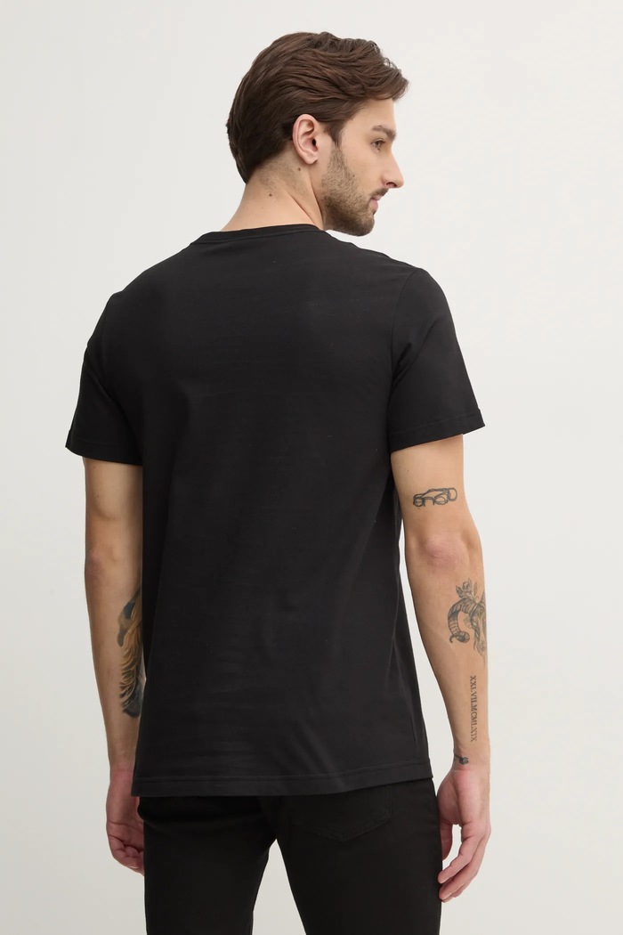 Odzież Calvin Klein Jeans T-shirt bawełniany J30J327474 czarny