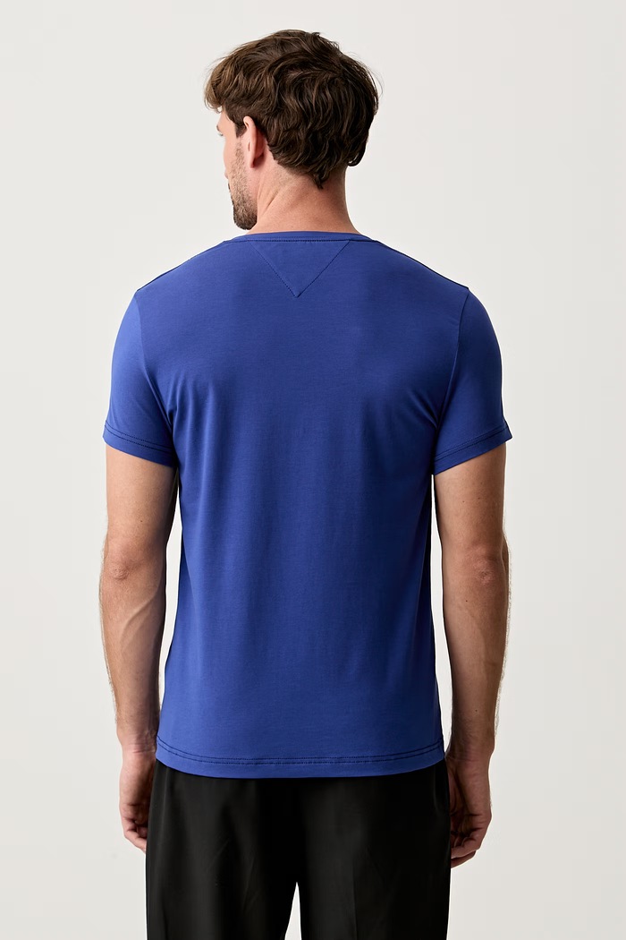 Oblečení Tommy Hilfiger basic tričko pánské bavlněné s elastanem MW0MW10800. námořnická modř