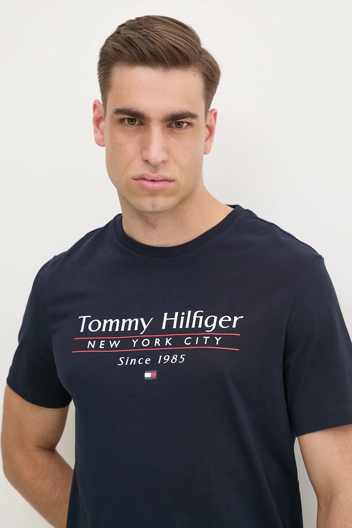 Bavlněné tričko Tommy Hilfiger námořnická modř MW0MW38621