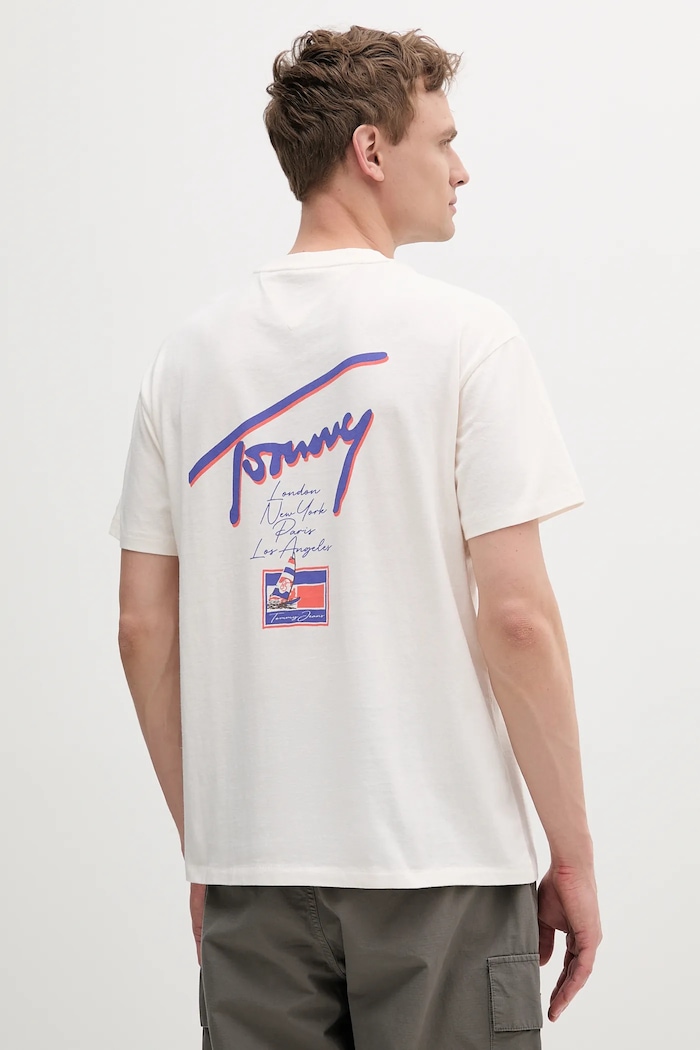 Tommy Jeans Bavlnené tričko Tommy Jeans DM0DM20768 béžová SS25