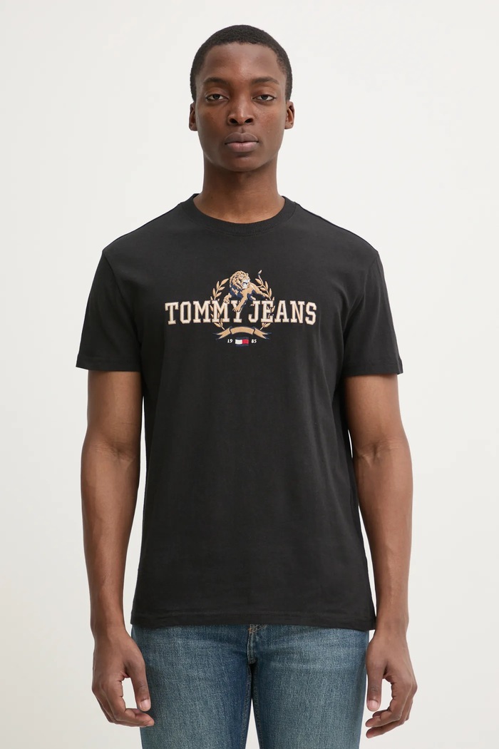 Tričko Tommy Jeans nášivka černá DM0DM20818