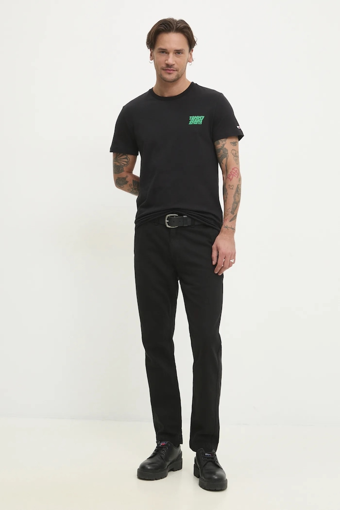 Pamučna majica Tommy Jeans DM0DM21863 crna SS25